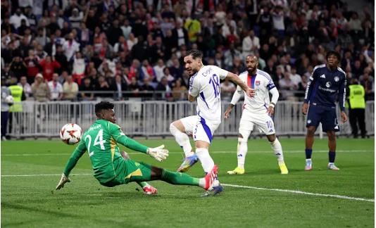 Paul Scholes và những cảnh báo về Onana